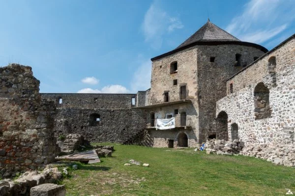 Baszta północno-zachodnia i wejście do twierdzy