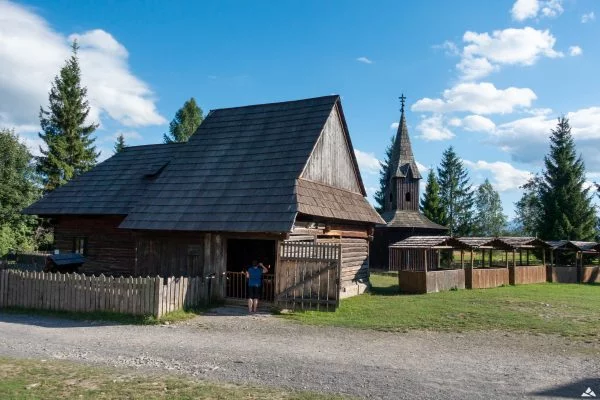 Päťpriestorový dom z warsztatem kołodzieja