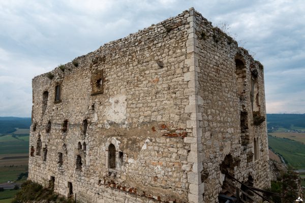 Horný hrad - Románsky Palac Kolomana