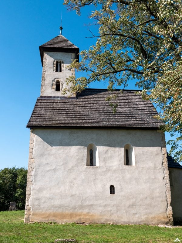 widok na południową ścianę kościoła