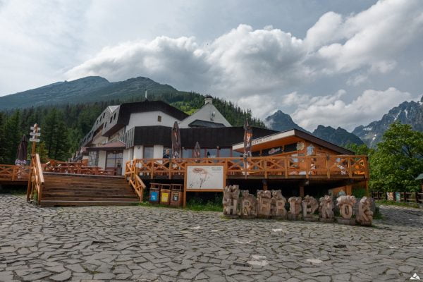 W budynku hostelu Sorea Hrebienok mieści się samoobsługowa restauracja oraz kawiarnia